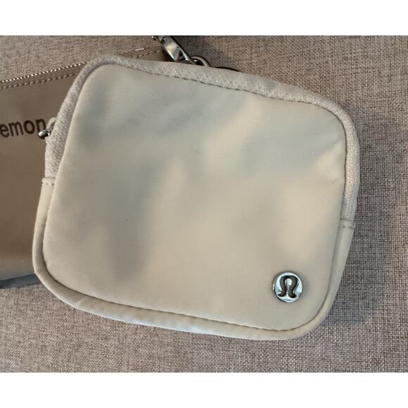 Lululemon Dual-Pouch Sling - Sheer Oak/Light Ivory/Lava Cake Sold Out - Picture 3 of 8